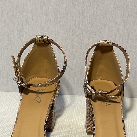 Y. Not?. Snake skin, heel sandals. 9M - Picture 3 of 9